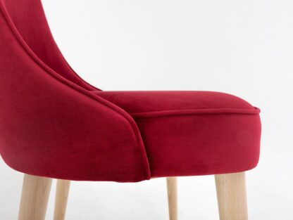 czerwone krzesło thera