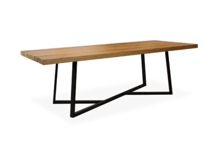 stół z metalowymi nogami amando