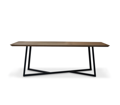 drewniany stół z metalowymi nogami amandeo